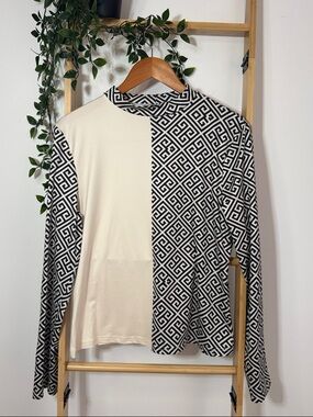 Black & Ivory Geometric Half-and-Half Long Sleeve Top Size M